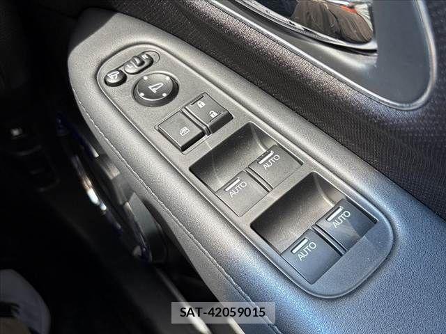 Honda VEZEL 2017-06 7330944-25