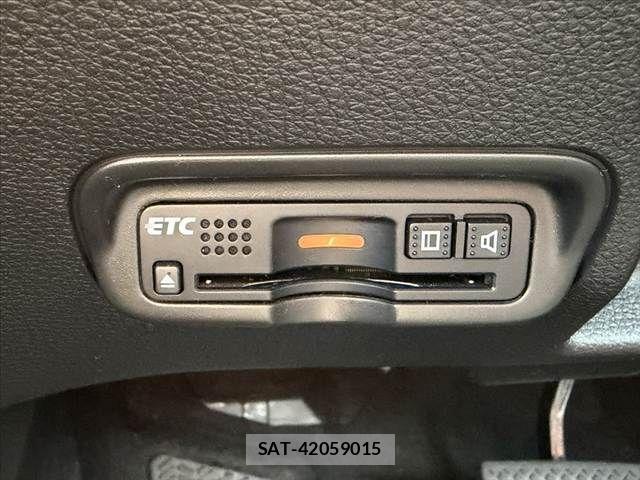 Honda VEZEL 2017-06 7330944-4