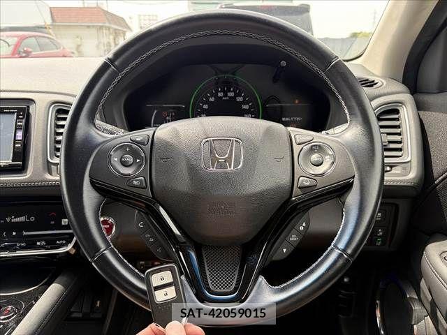 Honda VEZEL 2017-06 7330944-6