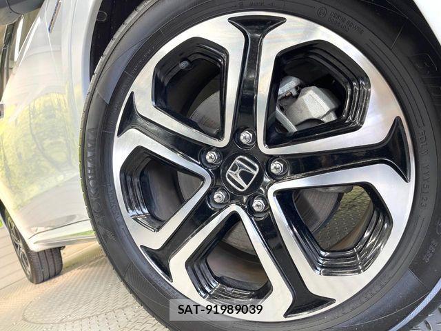 Honda VEZEL 2017-01 7330940-12