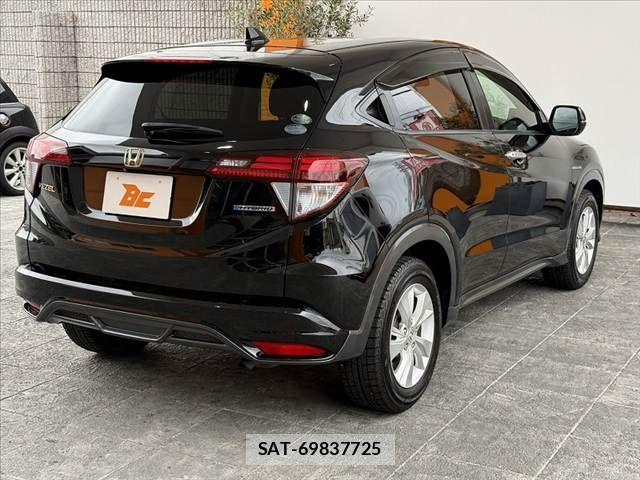 Honda VEZEL 2015-06 7330948-14