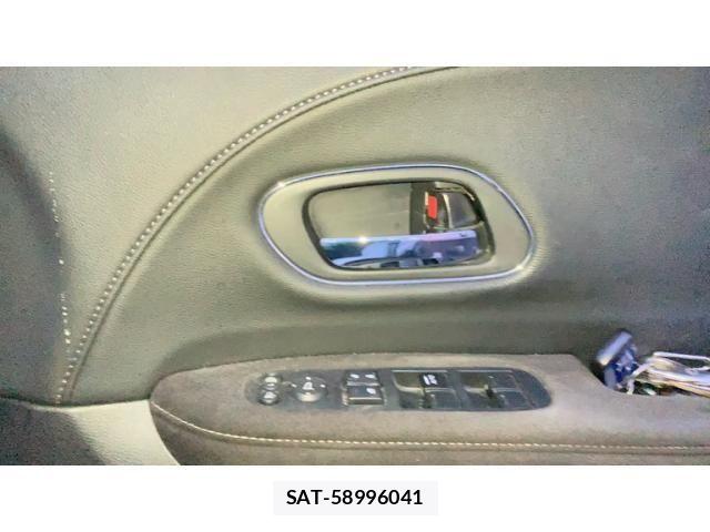 Honda VEZEL 2018-07 7360326-18