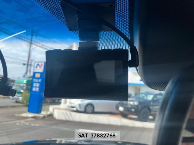 Honda VEZEL 2018-07 7621087-21
