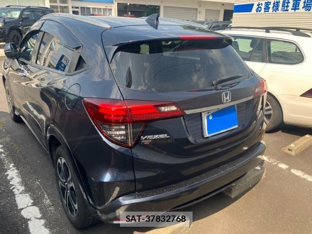 Honda VEZEL 2018-07 7621087-8