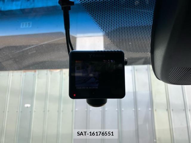 Honda VEZEL 2018-06 7621081-13