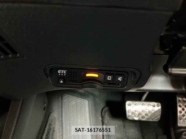 Honda VEZEL 2018-06 7621081-14