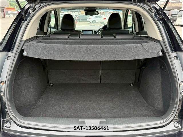Honda VEZEL 2015-11 7621104-9