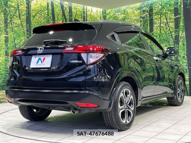 Honda VEZEL 2015-12 7621082-15