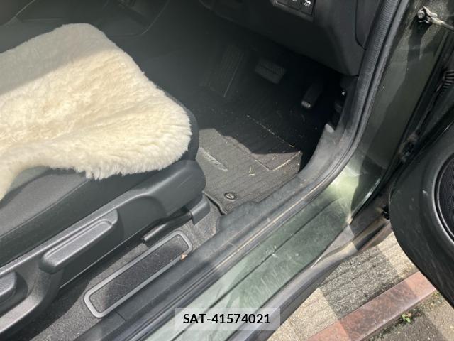 Honda VEZEL 2014-02 7621102-15