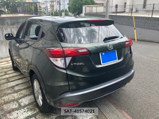 Honda VEZEL 2014-02 7621102-2