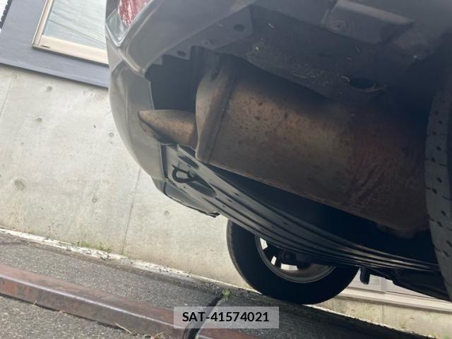 Honda VEZEL 2014-02 7621102-4