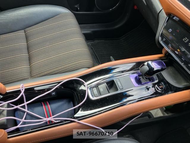 Honda VEZEL 2014-01 7880275-22
