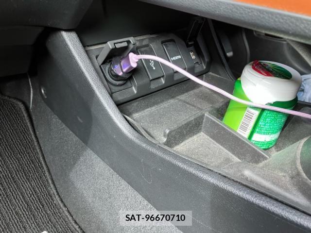 Honda VEZEL 2014-01 7880275-23