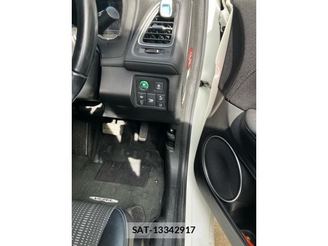 Honda VEZEL 2017-07 7903589-17