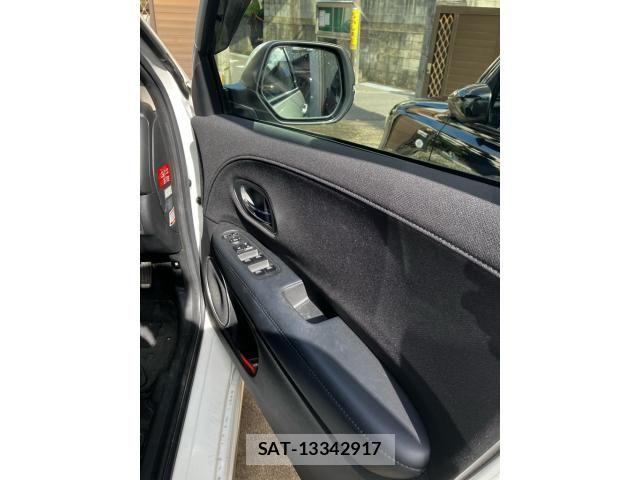 Honda VEZEL 2017-07 7903589-19