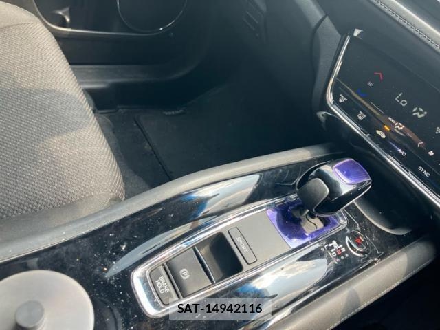 Honda VEZEL 2017-06 7964286-17