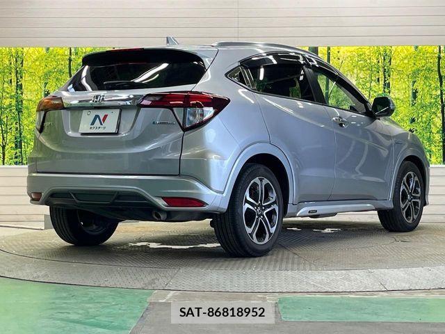 Honda VEZEL 2017-06 7964277-16