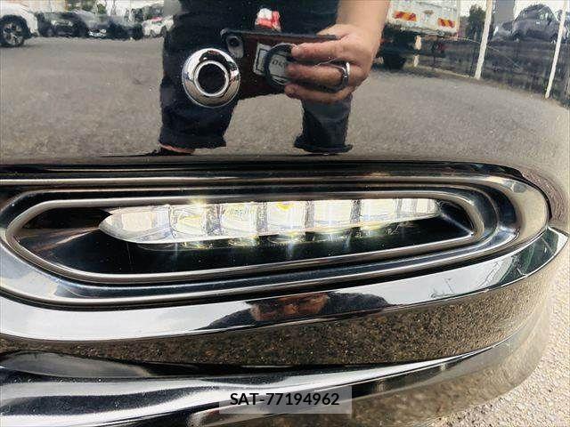 Honda VEZEL 2016-08 7964281-11
