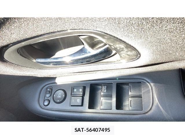 Honda VEZEL 2018-05 7981448-16