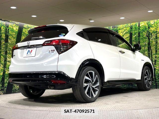 Honda VEZEL 2018-03 7981446-16