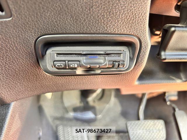 Honda VEZEL 2014-10 8038991-11