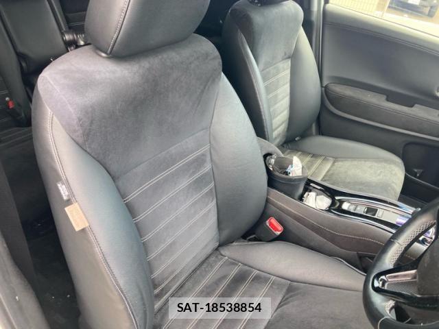 Honda VEZEL 2016-12 8038989-11