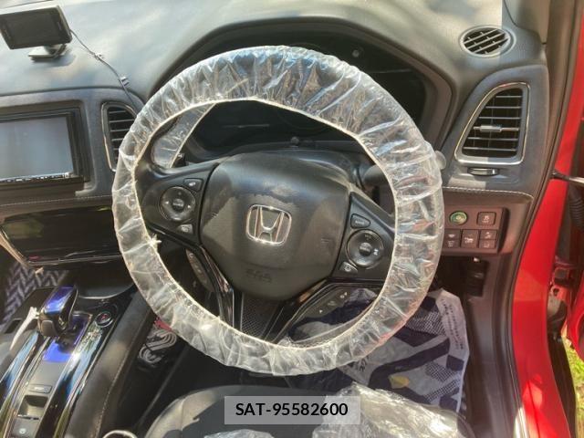 Honda VEZEL 2016-06 8038990-9