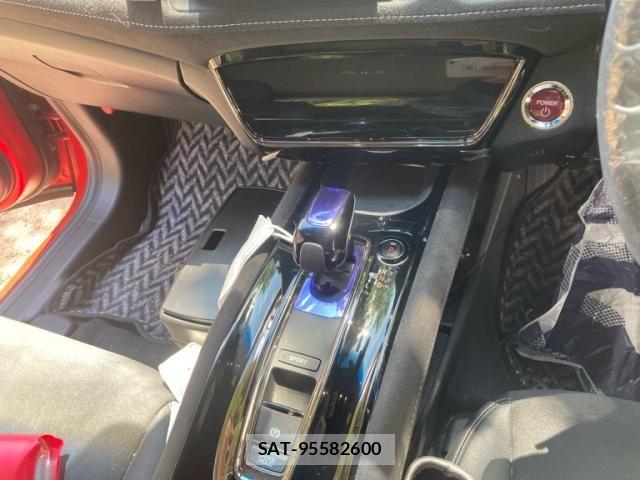 Honda VEZEL 2016-06 8038990-10