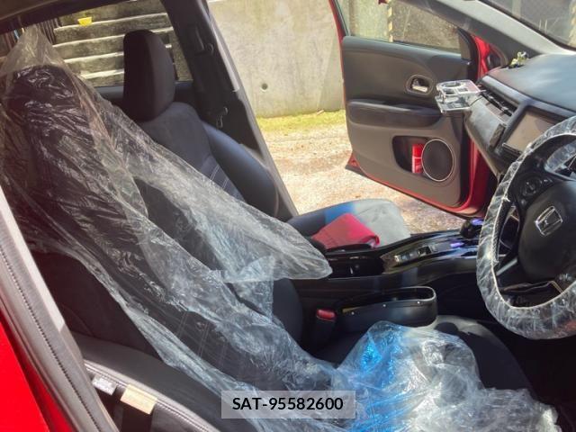 Honda VEZEL 2016-06 8038990-12