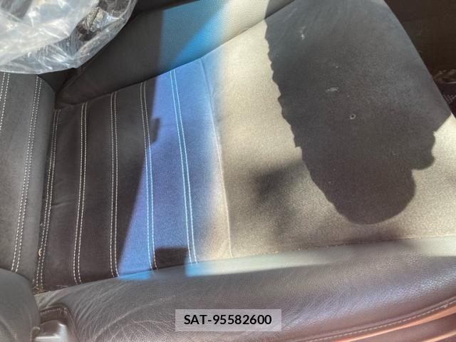Honda VEZEL 2016-06 8038990-13