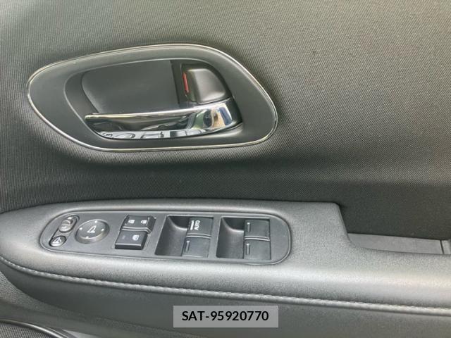 Honda VEZEL 2014-04 8076045-10