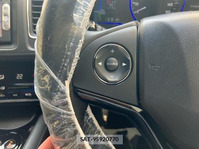 Honda VEZEL 2014-04 8076045-15