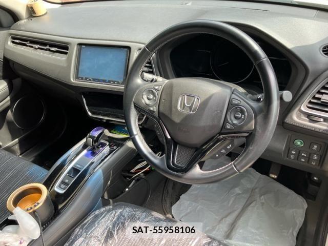 Honda VEZEL 2017-12 8076039-9