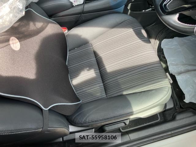 Honda VEZEL 2017-12 8076039-13
