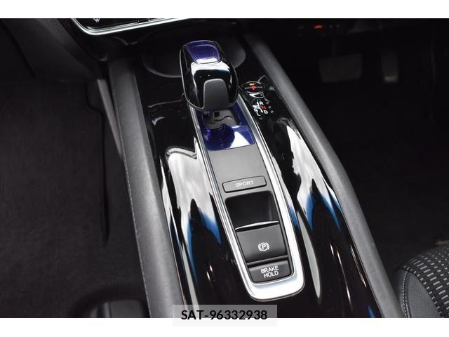 Honda VEZEL 2016-03 8102489-10