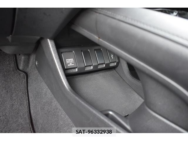 Honda VEZEL 2016-03 8102489-13