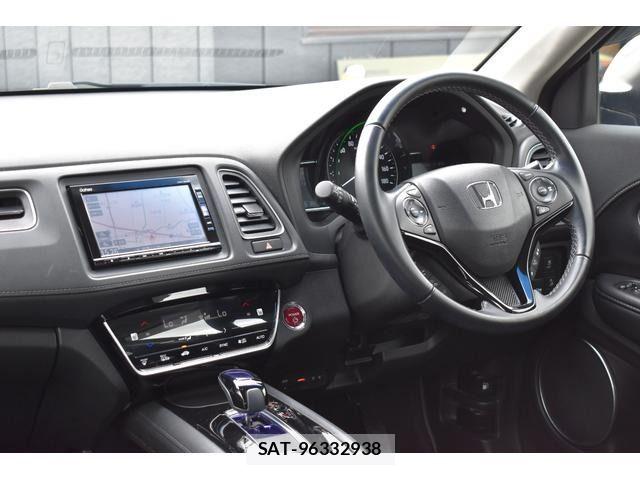 Honda VEZEL 2016-03 8102489-2