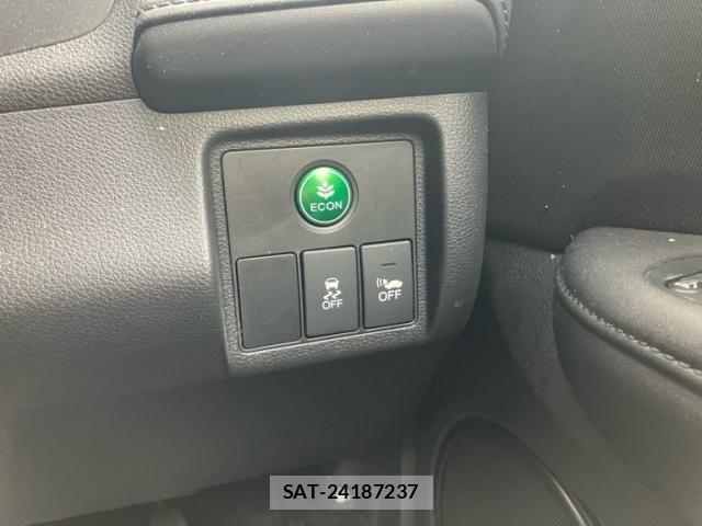 Honda VEZEL 2014-02 8102494-14