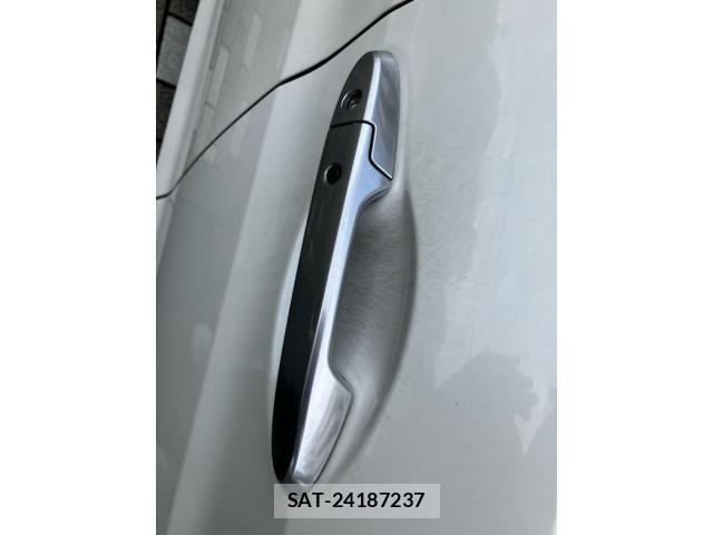Honda VEZEL 2014-02 8102494-16