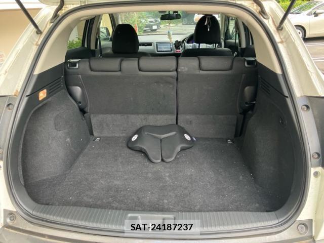 Honda VEZEL 2014-02 8102494-21