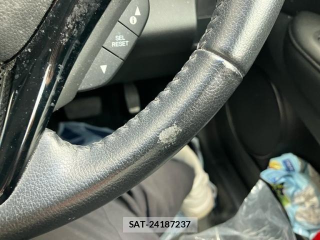 Honda VEZEL 2014-02 8102494-6