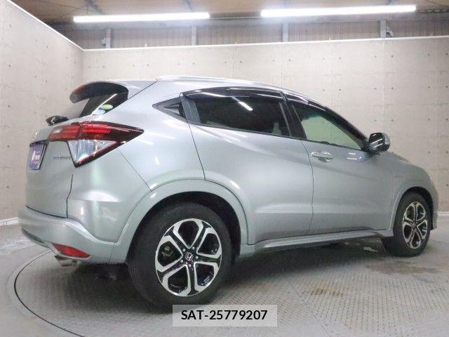 Honda VEZEL 2014-03 8102486-1