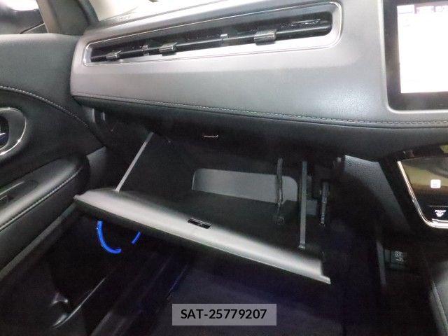 Honda VEZEL 2014-03 8102486-23