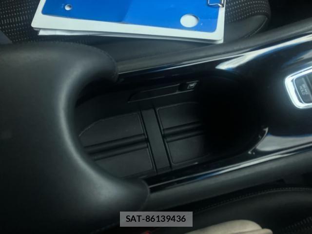 Honda VEZEL 2014-06 8102493-19