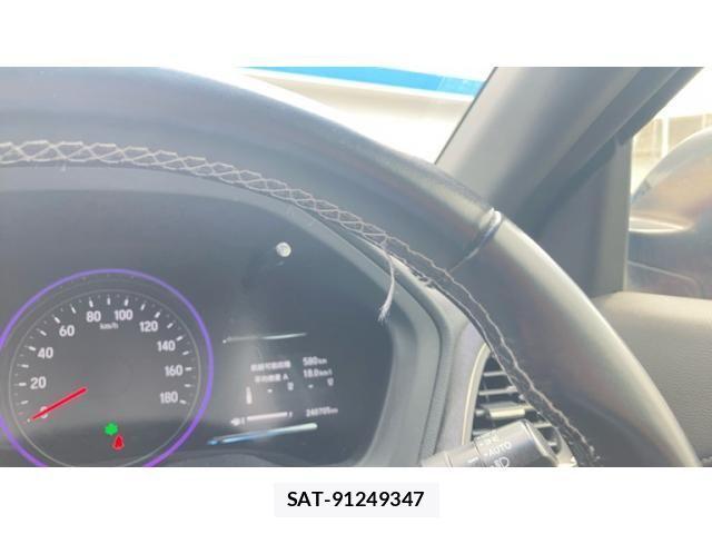 Honda VEZEL 2016-04 8102495-27