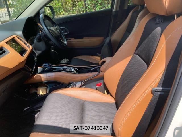 Honda VEZEL 2018-03 8132846-10