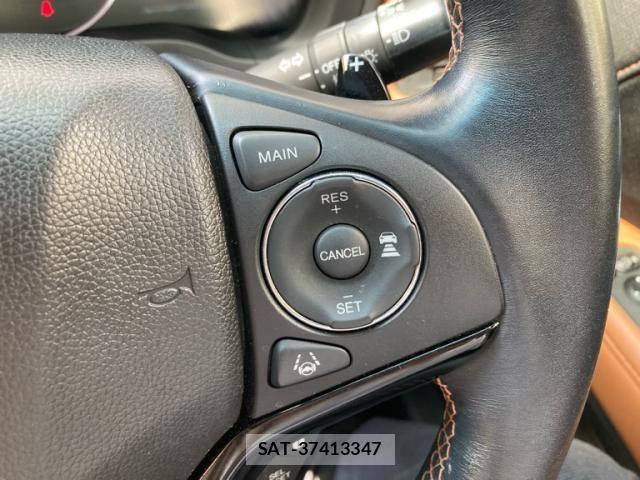 Honda VEZEL 2018-03 8132846-21