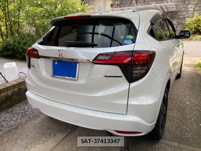 Honda VEZEL 2018-03 8132846-2