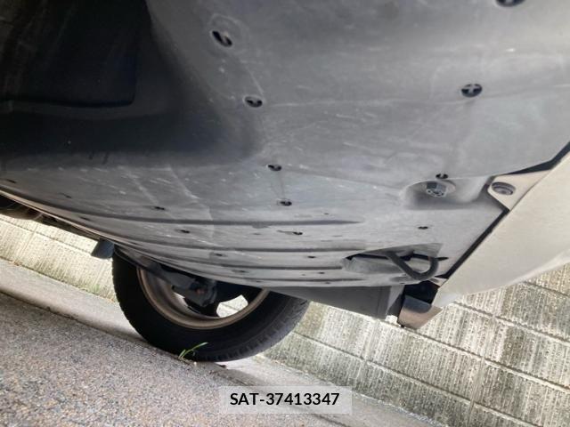 Honda VEZEL 2018-03 8132846-5