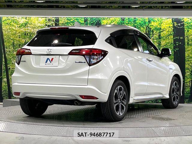 Honda VEZEL 2017-06 8146940-16